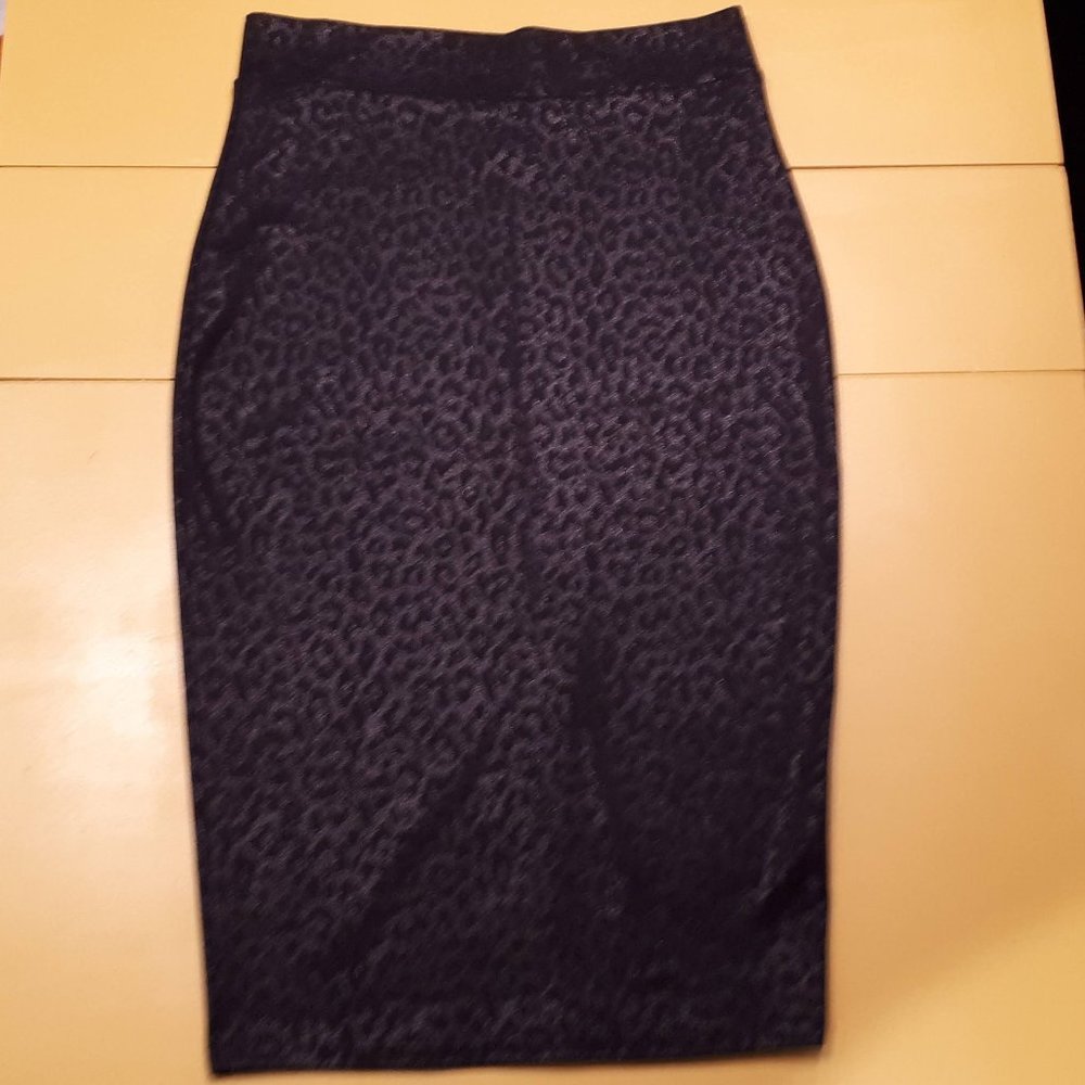 Black Shimmery Leopard Print Pencil Skirt Size Medium